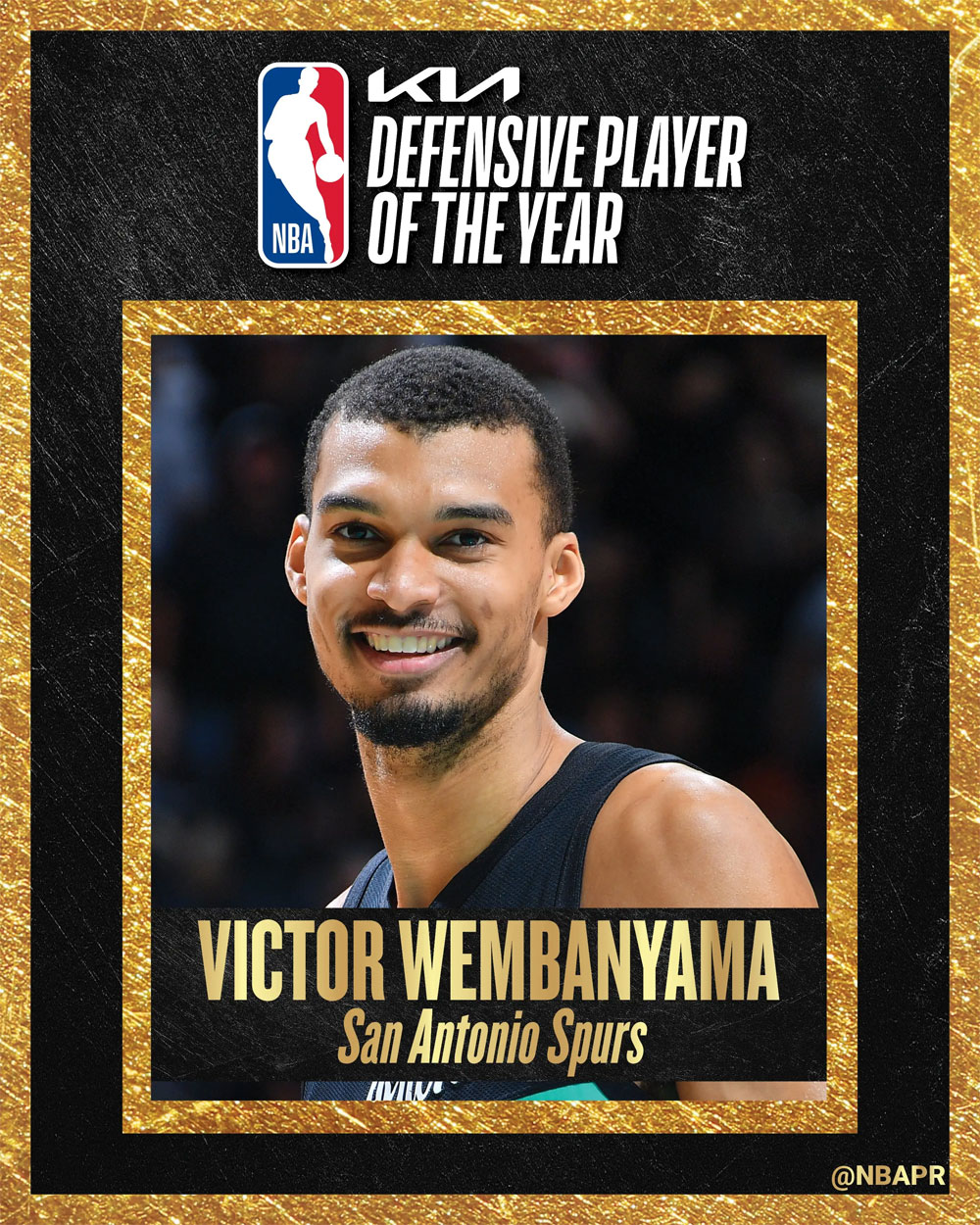 安博体育登录入口-史上最年轻DPOY ！文班亚马全票当选NBA最佳防守球员